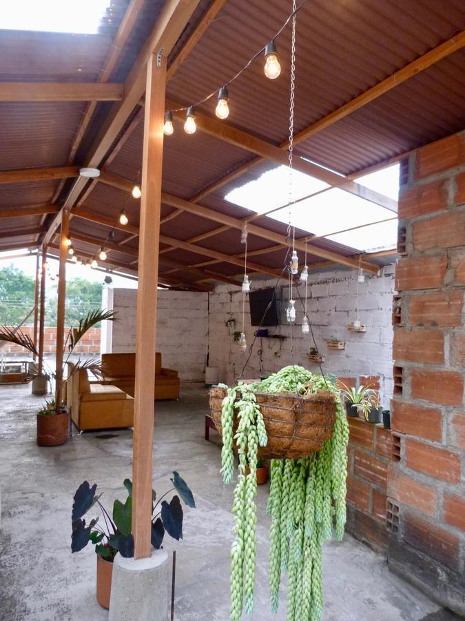 El Descanso Donde Sara Hostel Medellin Luaran gambar