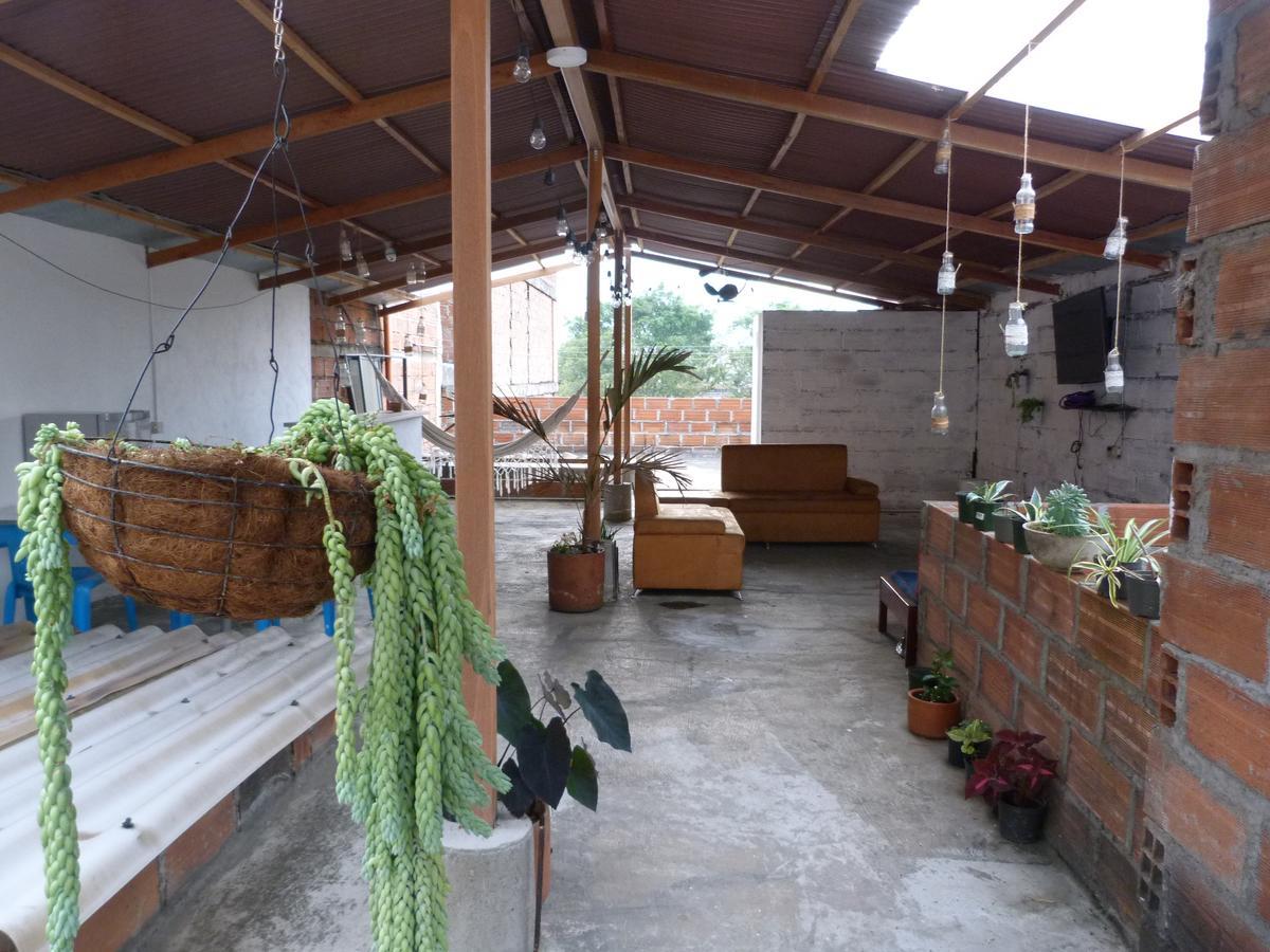 El Descanso Donde Sara Hostel Medellin Luaran gambar