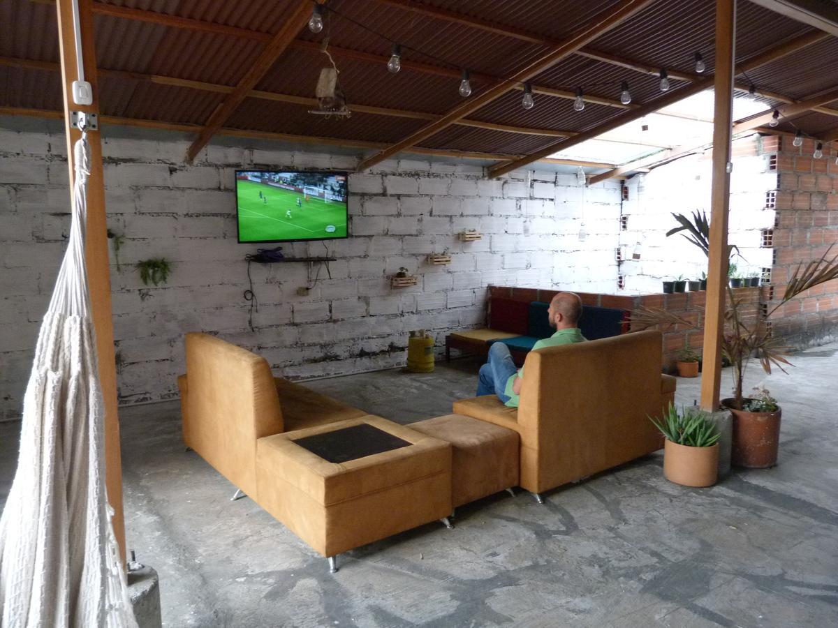 El Descanso Donde Sara Hostel Medellin Luaran gambar