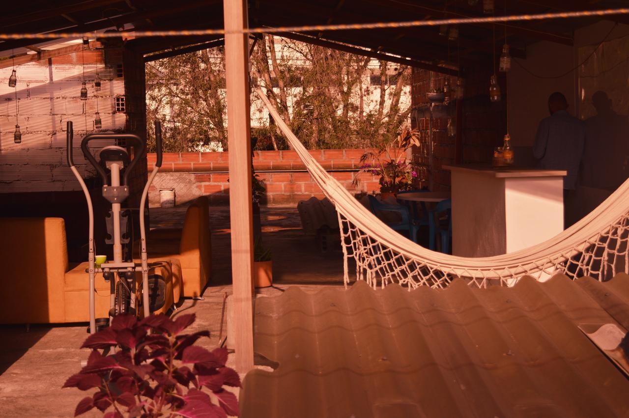 El Descanso Donde Sara Hostel Medellin Luaran gambar